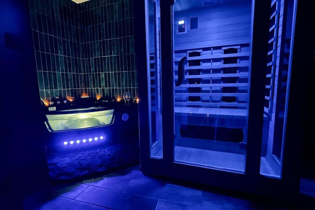 Love Room L' Orientale / Jacuzzi / Sauna Chateau-Landon Extérieur photo