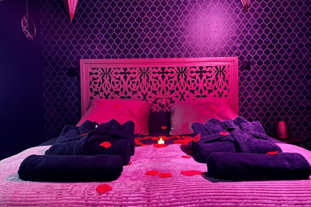 Love Room L' Orientale / Jacuzzi / Sauna Chateau-Landon Extérieur photo