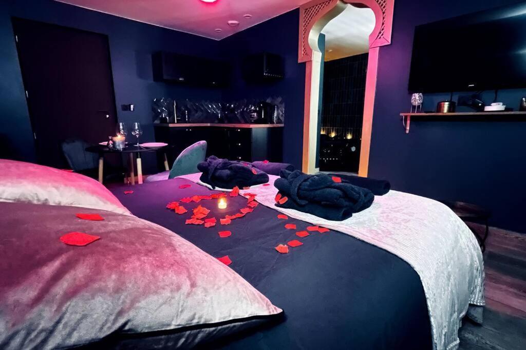 Love Room L' Orientale / Jacuzzi / Sauna Chateau-Landon Extérieur photo